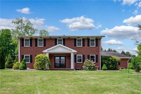 102 Seminole Trl, Butler, PA 16001