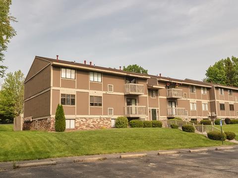 2455 Brookledge #23B, Bridgeville, PA 15017