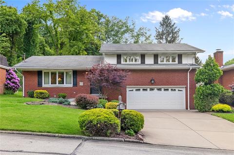 207 Davidson Dr, Charleroi, PA 15022