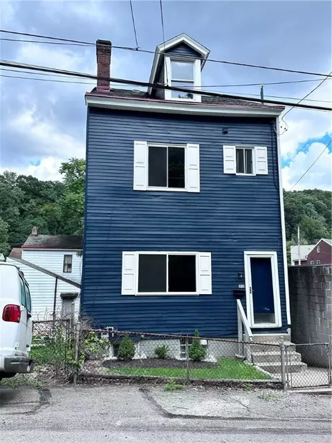 3036 Wadlow St, Pittsburgh, PA 15212