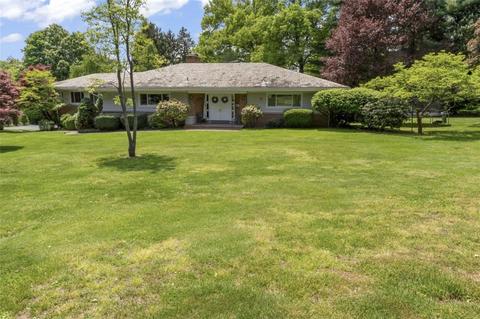 121 Windy Ghoul Dr, Beaver, PA 15009