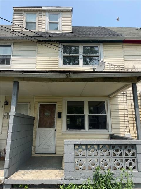 4 Riverside Ct, Blawnox, PA 15238