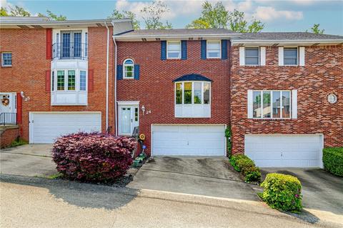 24 Manorfield Cir, Delmont, PA 15626
