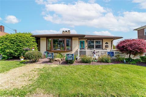 1112 Center Ave, Ellwood City, PA 16117