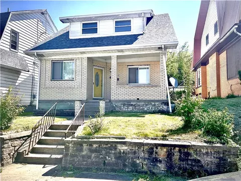 1206 Woodmont Ave, New Kensington, PA 15068