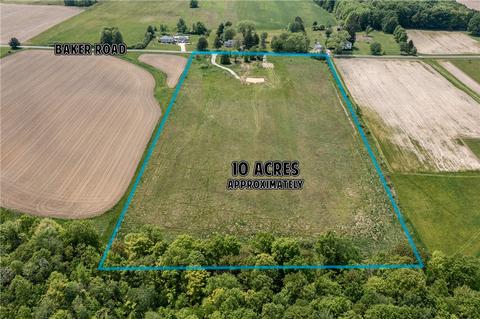 40 Baker Rd, Greenville, PA 16125
