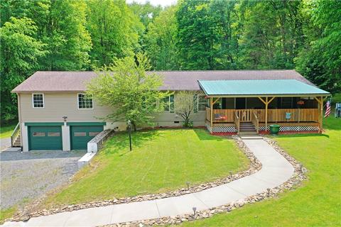 7926 W Market St, Mercer, PA 16137