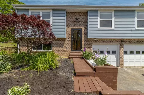 37 Barton Dr, Freedom, PA 15042