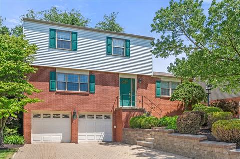 27 Koomatuck Dr, Pittsburgh, PA 15239