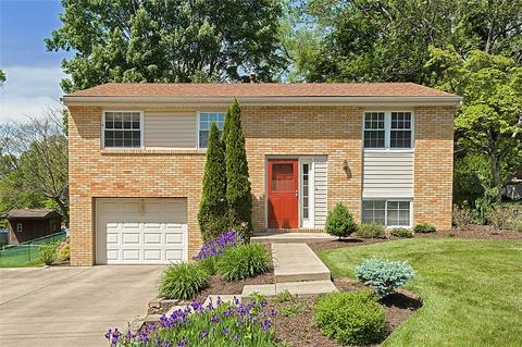 105 Henry Hudson Dr, Delmont, PA 15626