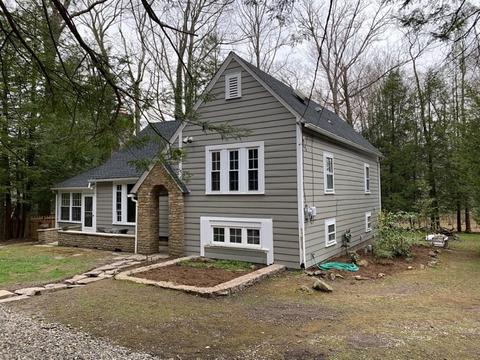 16 White Oak Rd, Laughlintown, PA 15655 | 12 Photos | MLS #1607790 - Movoto