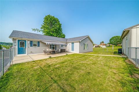 406 Hugh St, Windber, PA 15963