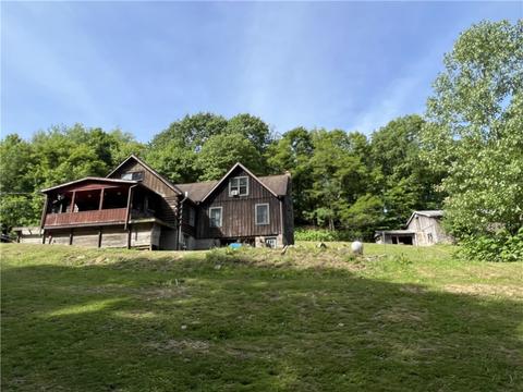 1149 School Rd, Apollo, PA 15613