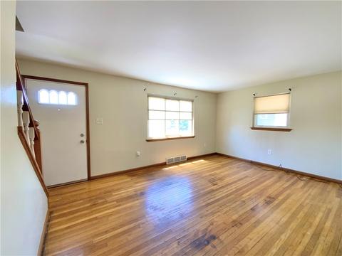 481 Oregon Ave, Rochester, PA 15074 photo 9
