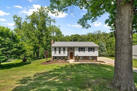 5031 Lakeview Dr, Hampton, PA 15044