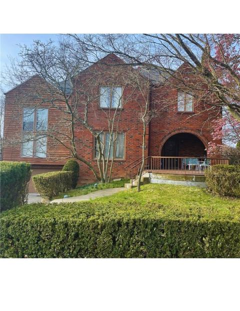 5447 Guarino Rd, Pittsburgh, PA 15217