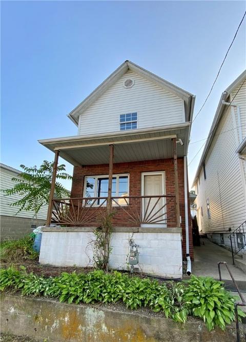 905 Crest Ave, Charleroi, PA 15022