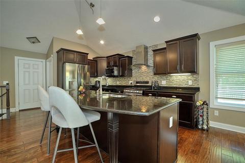 120 Chambers Dr, Monaca, PA 15061 photo 6