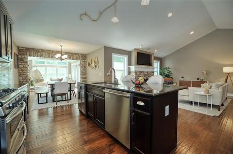 120 Chambers Dr, Monaca, PA 15061 photo 9