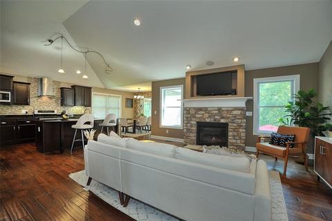 120 Chambers Dr, Monaca, PA 15061 photo 3