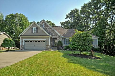 120 Chambers Dr, Monaca, PA 15061