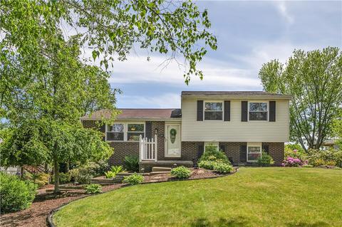 230 Constellation Dr, Economy, PA 15042
