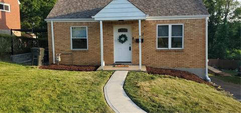 826 Kerry Hill Dr, Pittsburgh, PA 15234