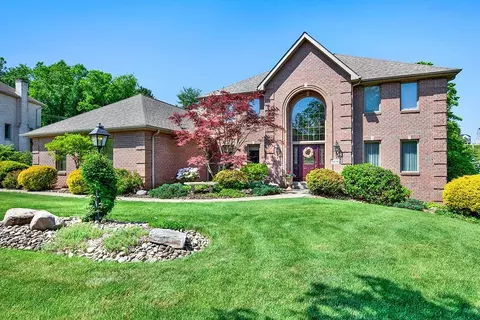 9891 Buckingham Pl, North Huntingdon, PA 15642