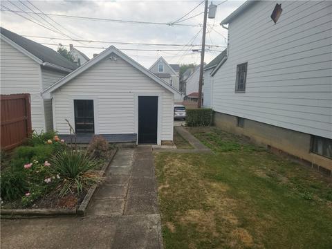 151 Hamilton Ave, Vandergrift, PA 15690 photo 14