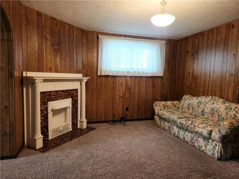 151 Hamilton Ave, Vandergrift, PA 15690 photo 4