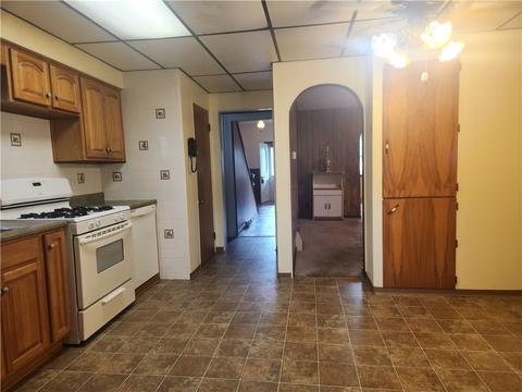 151 Hamilton Ave, Vandergrift, PA 15690 photo 6