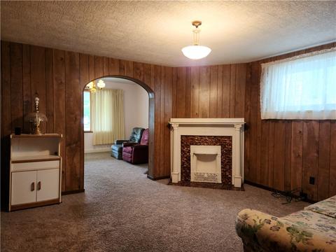 151 Hamilton Ave, Vandergrift, PA 15690 photo 3