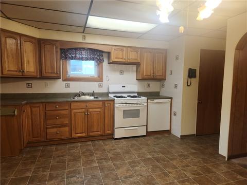 151 Hamilton Ave, Vandergrift, PA 15690 photo 5