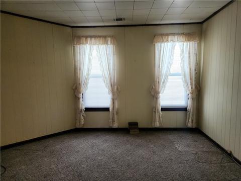 151 Hamilton Ave, Vandergrift, PA 15690 photo 9
