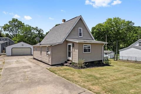 16 Elm St, Ambridge, PA 15003