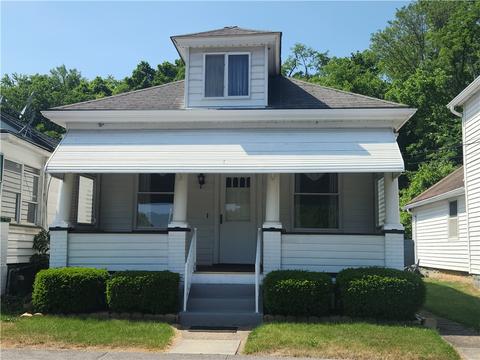 202 Mckinley Ave, East Vandergrift, PA 15629