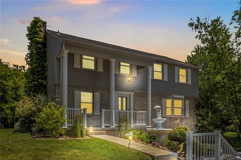 136 Lakeview Dr, Mckees Rocks, PA 15136
