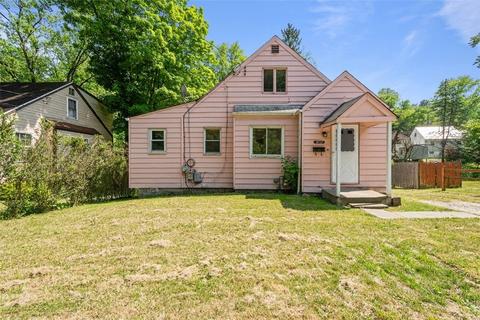 1012 Universal Rd, Pittsburgh, PA 15235