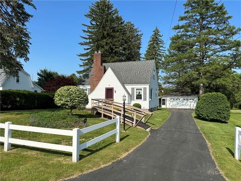 69 Fairmont Dr, Hermitage, PA 16148