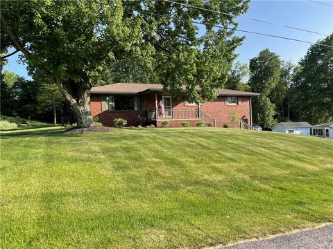 2 Lattavo Dr, New Castle, PA 16105