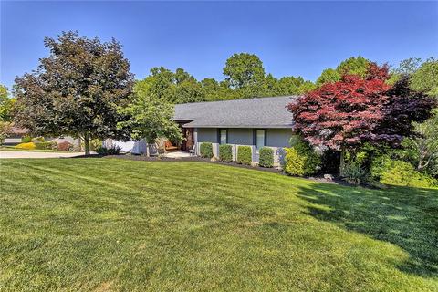 1260 Maywood Ln, Greensburg, PA 15601