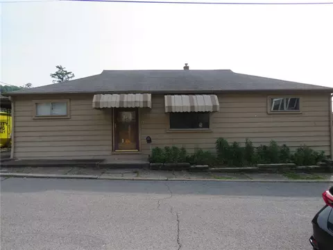 31 Rudolph St, Mckees Rocks, PA 15136