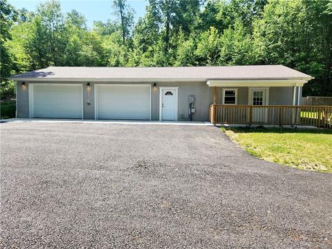 185 River Rd, Ellwood City, PA 16117