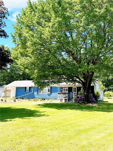6607 Main St, Hartstown, PA 16131