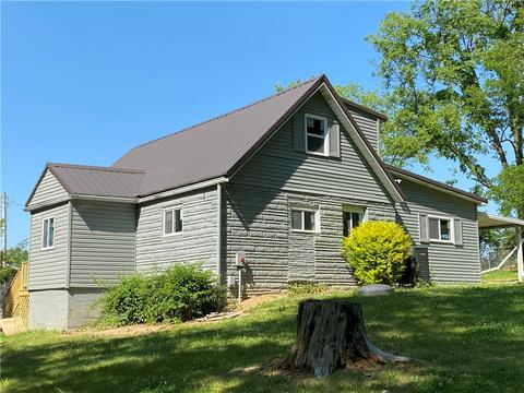 824 Ridge Rd, Brownsville, PA 15417