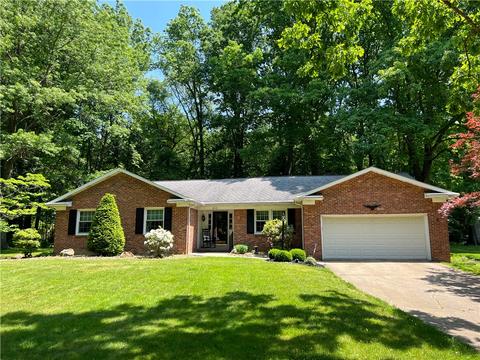612 Forest Dr, Grove City, PA 16127
