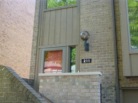 211 Pine Ct, Pittsburgh, PA 15237