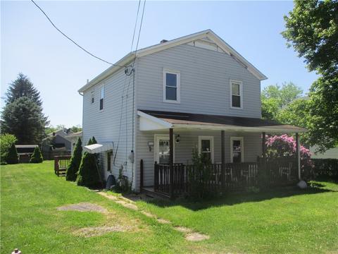 11 E 3rd St, Lucerne Mines, PA 15754
