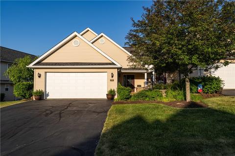 134 Westminster Dr, Pittsburgh, PA 15229