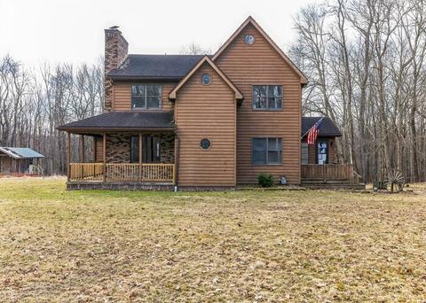 748 Meadow Church Rd, Cranberry, PA 16319